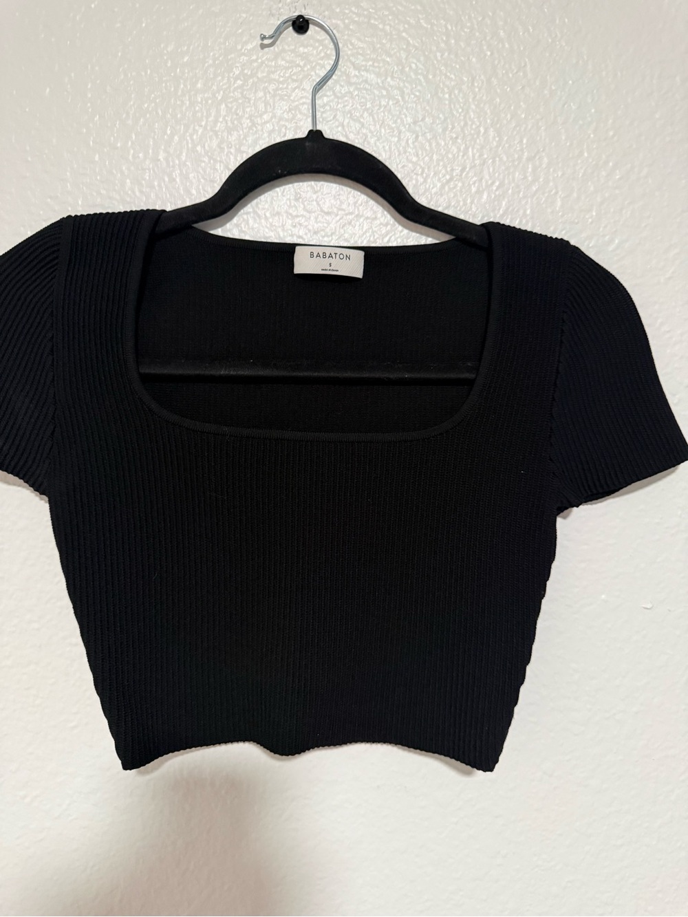 Babaton Black Ribbed Square Neck Crop Tee